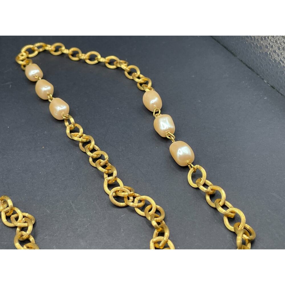 Vintage Monet Signed Gold Tone Faux Pearl Long Runway Statement Necklace - Picture 5 of 9